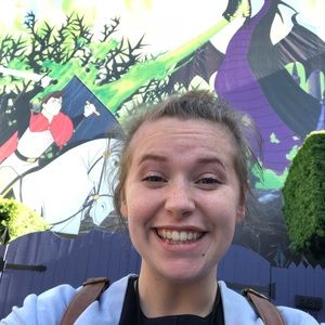 Meet your Posher, Cassandra